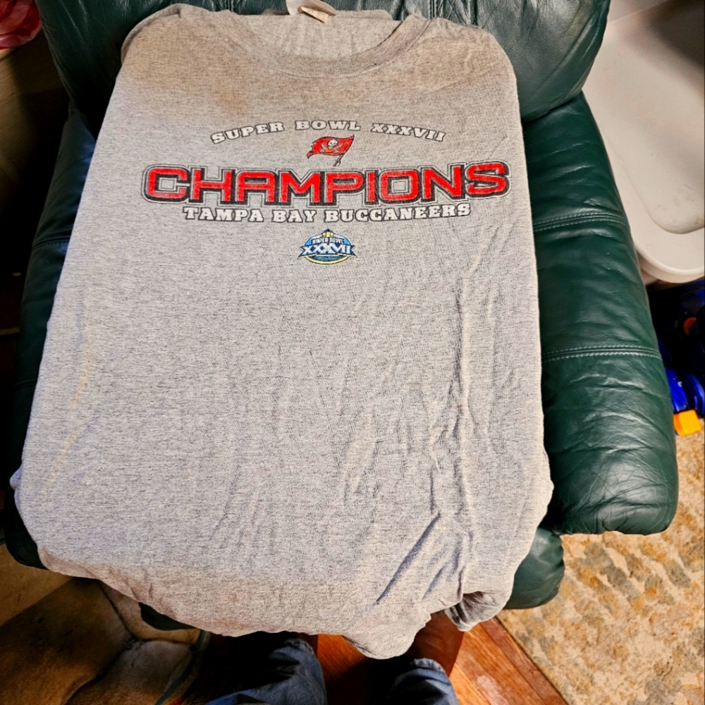 Tampa Bay buccaneers shirt